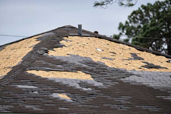 Signs It’s Time to Replace Your Gutters, Roof, or Siding